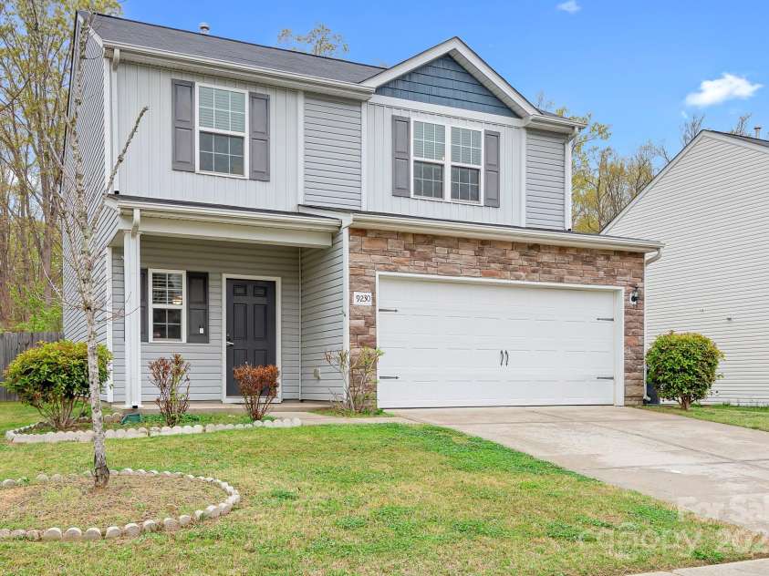 9230 Avery Meadows Drive, Charlotte, NC 28216.  MLS# CAR4241146, YatesRealty ID 8595. 