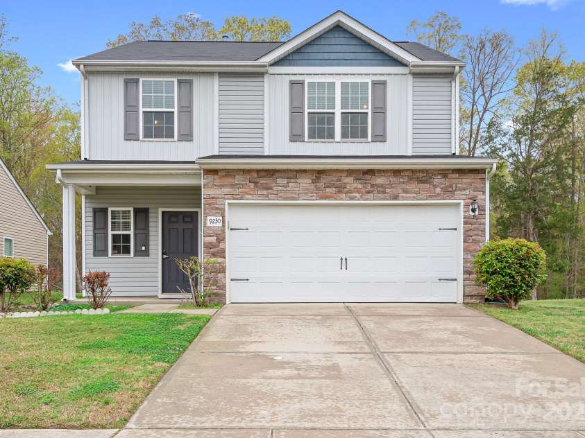 9230 Avery Meadows Drive, Charlotte, NC 28216.  MLS# CAR4241146, YatesRealty ID 8595. 