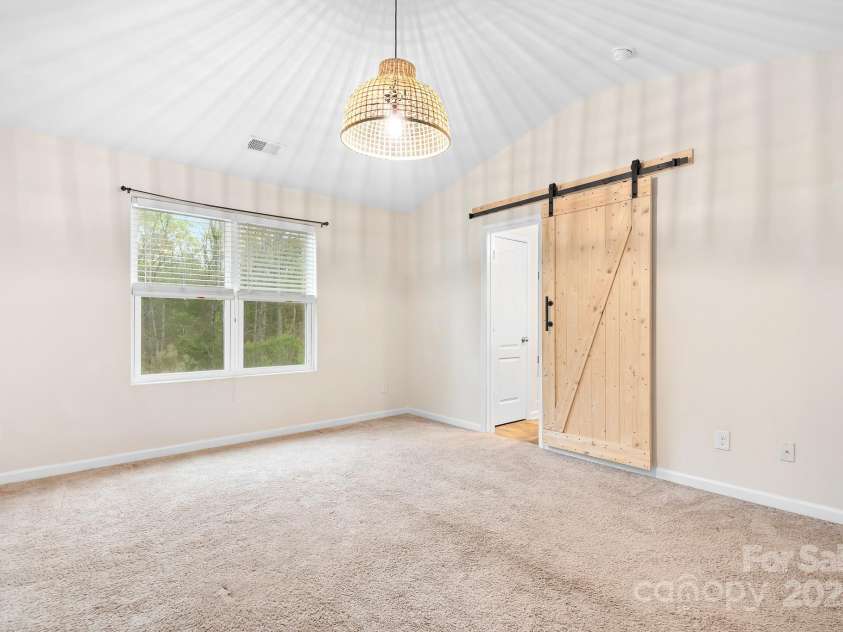 9230 Avery Meadows Drive, Charlotte, NC 28216.  MLS# CAR4241146, YatesRealty ID 8595. PRIMARY BEDROOM