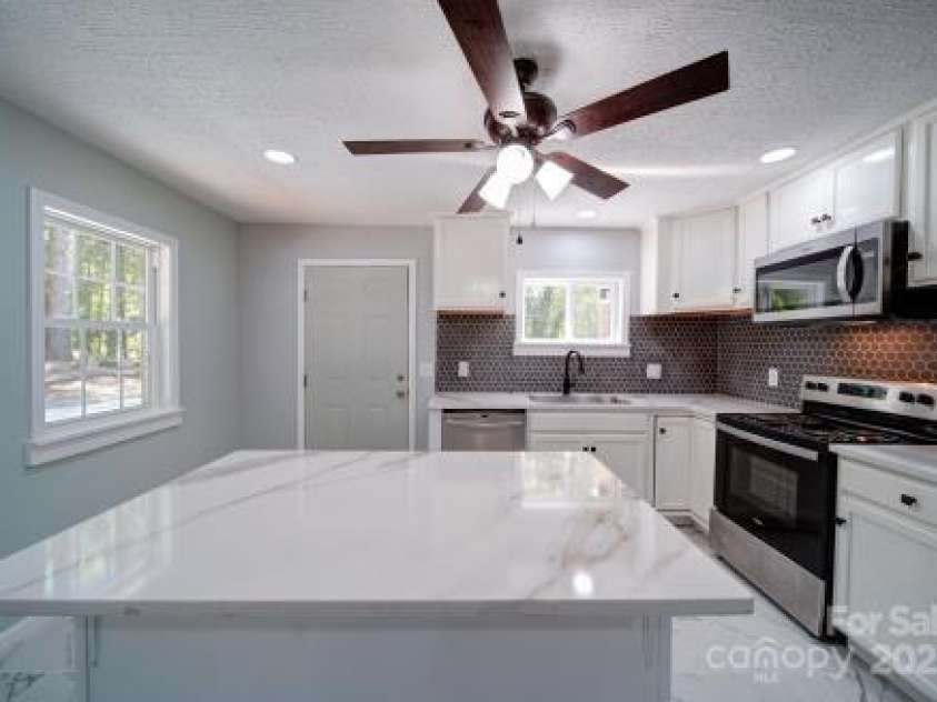 600 Burns Street, Wadesboro, NC 28170.  MLS# CAR4248339, YatesRealty ID 8596. 