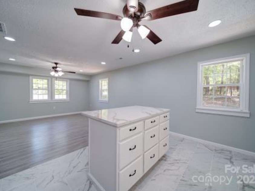 600 Burns Street, Wadesboro, NC 28170.  MLS# CAR4248339, YatesRealty ID 8596. 