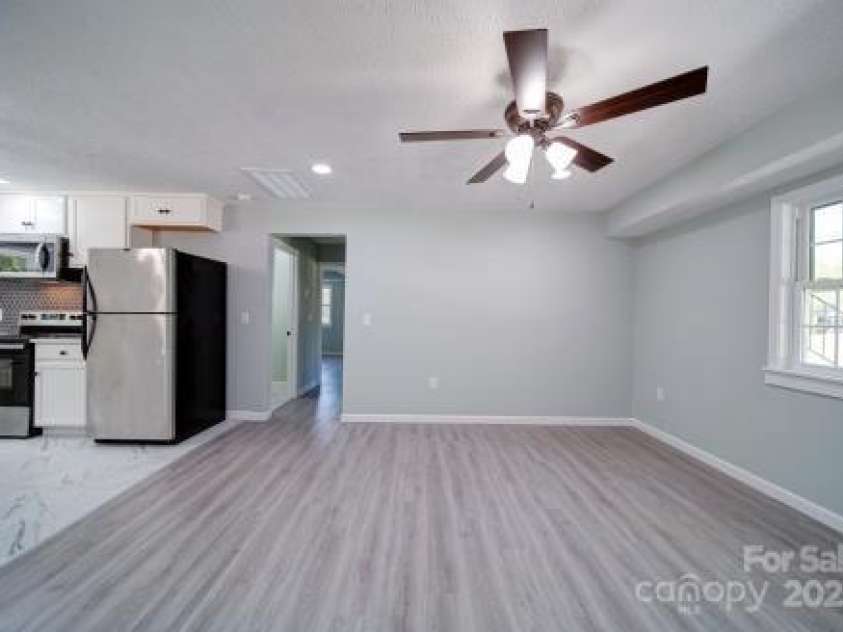 600 Burns Street, Wadesboro, NC 28170.  MLS# CAR4248339, YatesRealty ID 8596. 