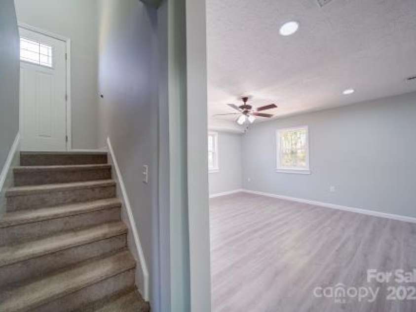 600 Burns Street, Wadesboro, NC 28170.  MLS# CAR4248339, YatesRealty ID 8596. 