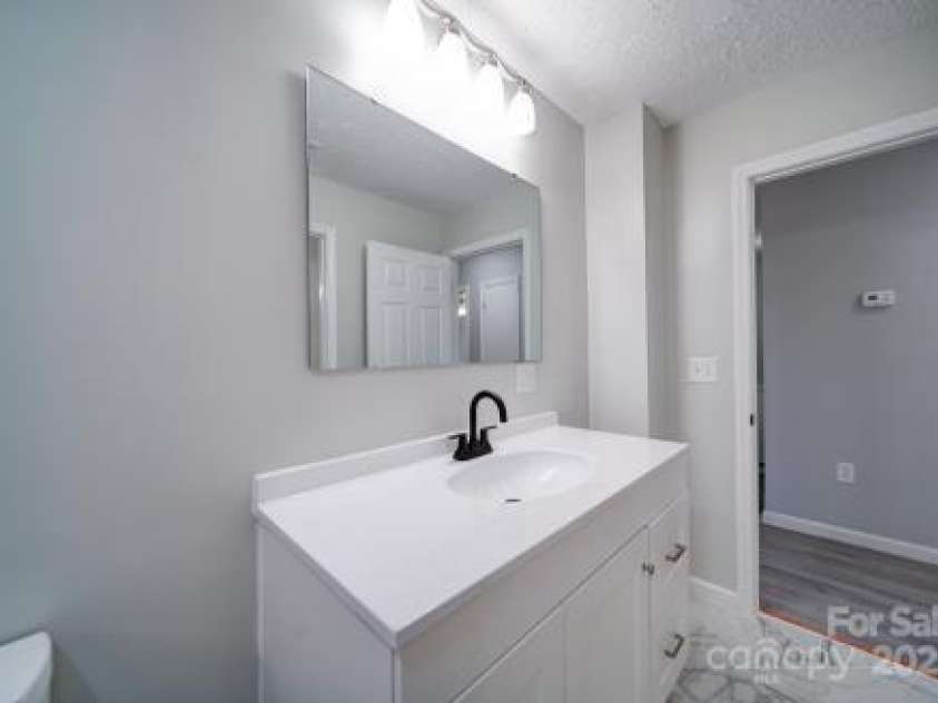 600 Burns Street, Wadesboro, NC 28170.  MLS# CAR4248339, YatesRealty ID 8596. 