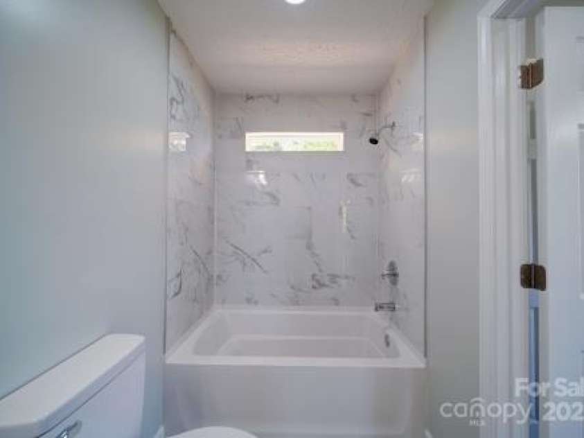 600 Burns Street, Wadesboro, NC 28170.  MLS# CAR4248339, YatesRealty ID 8596. 