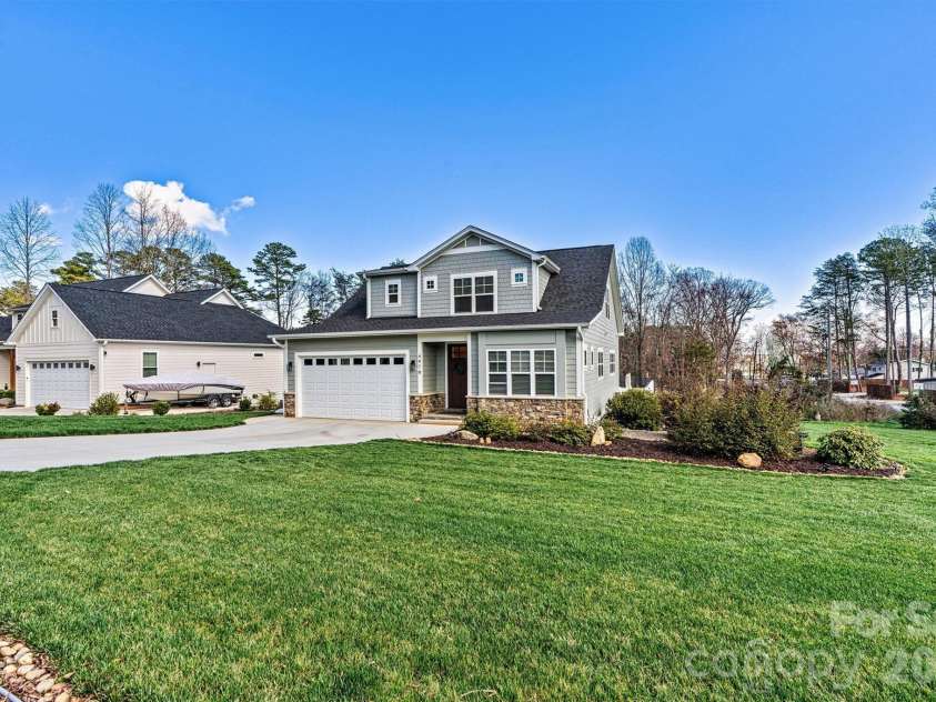 4970 Surfwood Drive, Sherrills Ford, NC 28673.  MLS# CAR4363539, YatesRealty ID 8597. 
