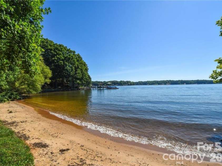 4970 Surfwood Drive, Sherrills Ford, NC 28673.  MLS# CAR4363539, YatesRealty ID 8597. 