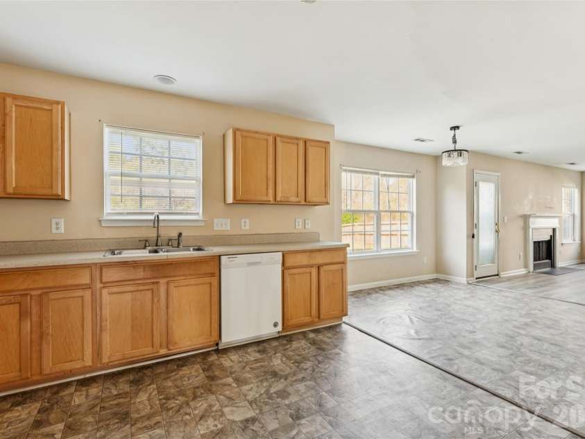 781 Plateau Court, Rock Hill, SC 29730.  MLS# CAR4360888, YatesRealty ID 8598. 