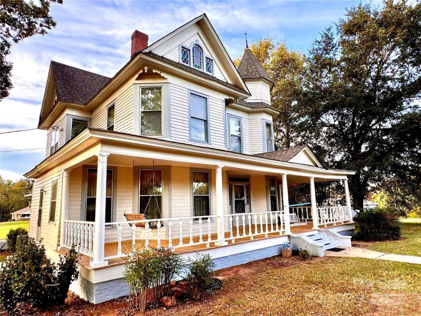 4689 Lakeview Acres Road, Valdese, NC 28690.  MLS# CAR4260635, YatesRealty ID 8599. 