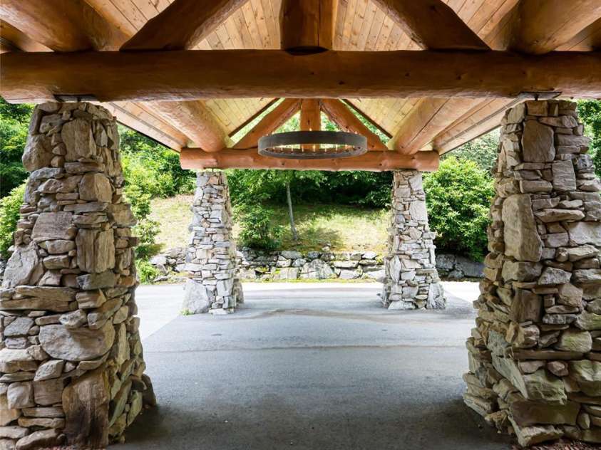 303 Flying Hawk Trail, Waynesville, NC 28786.  MLS# CAR4272138, YatesRealty ID 86. 