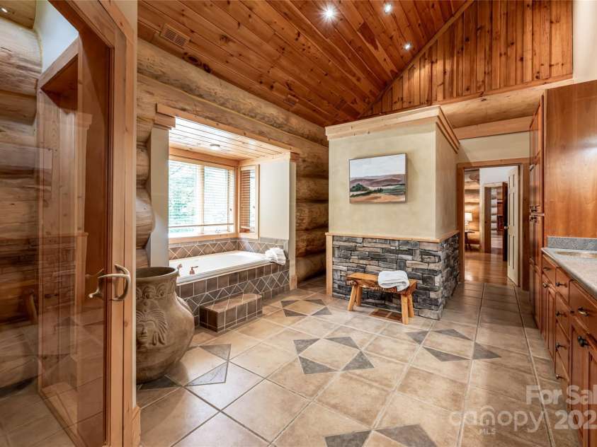 303 Flying Hawk Trail, Waynesville, NC 28786.  MLS# CAR4272138, YatesRealty ID 86. 