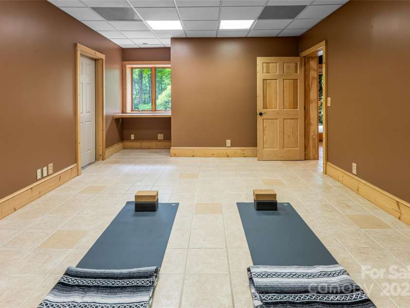 303 Flying Hawk Trail, Waynesville, NC 28786.  MLS# CAR4272138, YatesRealty ID 86. Large bonus room