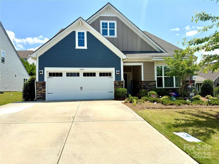16812 Lookout Landing Lane, Charlotte, NC 28278.  MLS# CAR4218167, YatesRealty ID 860. 