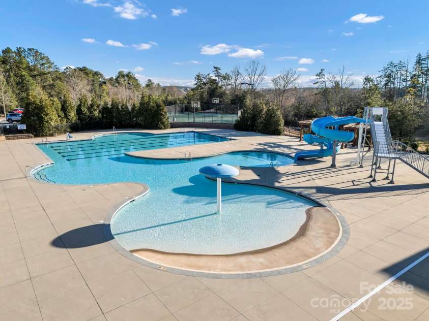 16812 Lookout Landing Lane, Charlotte, NC 28278.  MLS# CAR4218167, YatesRealty ID 860. 