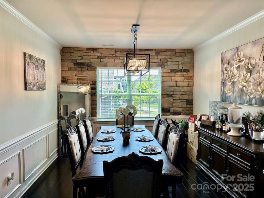 16812 Lookout Landing Lane, Charlotte, NC 28278.  MLS# CAR4218167, YatesRealty ID 860. Formal Dining Room with Stone accent Wall