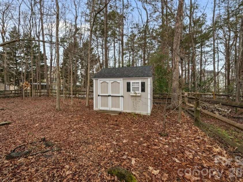 3036 Tifton Grass Lane, Charlotte, NC 28269.  MLS# CAR4341995, YatesRealty ID 8600. 
