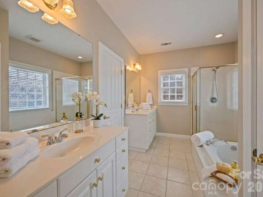3036 Tifton Grass Lane, Charlotte, NC 28269.  MLS# CAR4341995, YatesRealty ID 8600. 