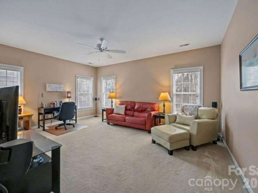 3036 Tifton Grass Lane, Charlotte, NC 28269.  MLS# CAR4341995, YatesRealty ID 8600. 