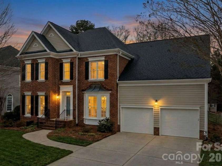 3036 Tifton Grass Lane, Charlotte, NC 28269.  MLS# CAR4341995, YatesRealty ID 8600. 