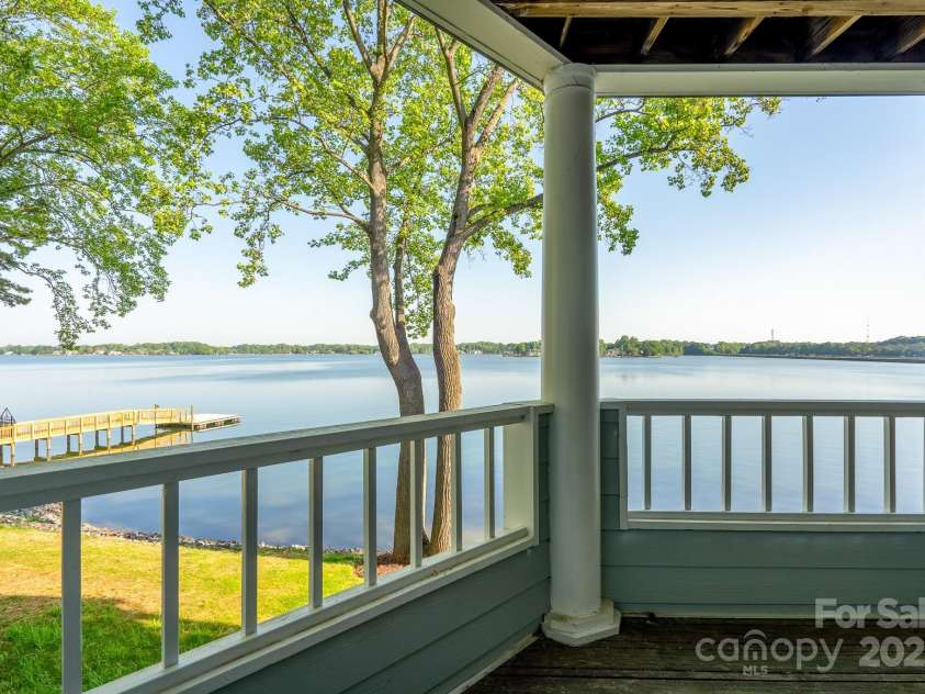 350 Northwest Drive, Davidson, NC 28036.  MLS# CAR4250720, YatesRealty ID 8600. 