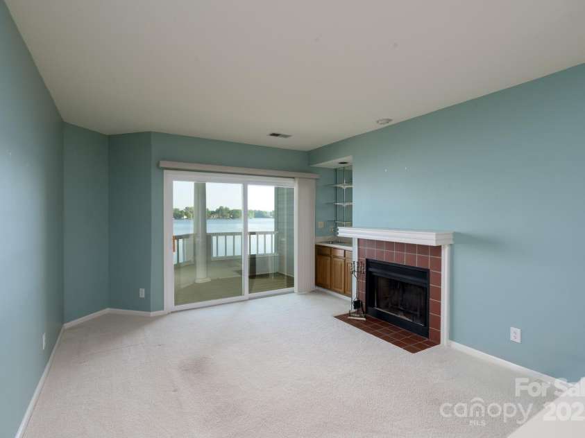 350 Northwest Drive, Davidson, NC 28036.  MLS# CAR4250720, YatesRealty ID 8600. 