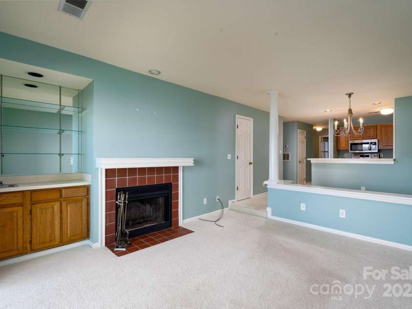 350 Northwest Drive, Davidson, NC 28036.  MLS# CAR4250720, YatesRealty ID 8600. 