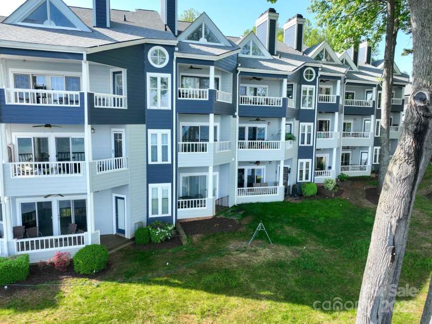 350 Northwest Drive, Davidson, NC 28036.  MLS# CAR4250720, YatesRealty ID 8600. 