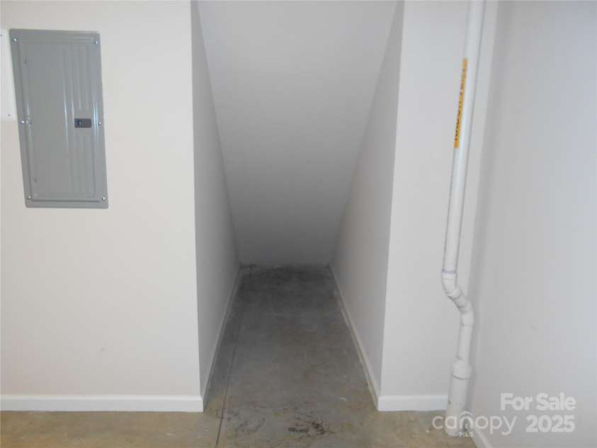 112 Alpine Ridge Drive, Asheville, NC 28803.  MLS# CAR4243877, YatesRealty ID 8601. Garage storage