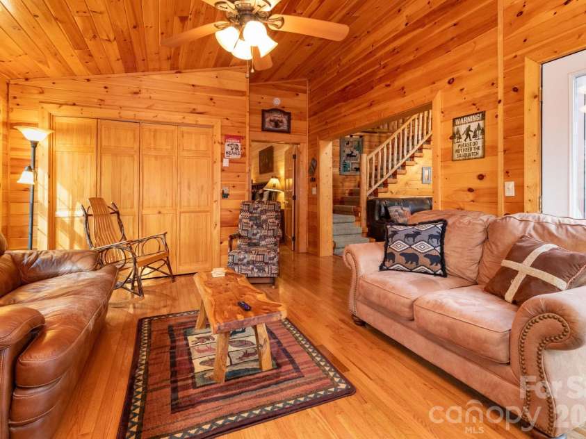 71 Honeymoon Lane, Maggie Valley, NC 28751.  MLS# CAR4342121, YatesRealty ID 8601. Den
