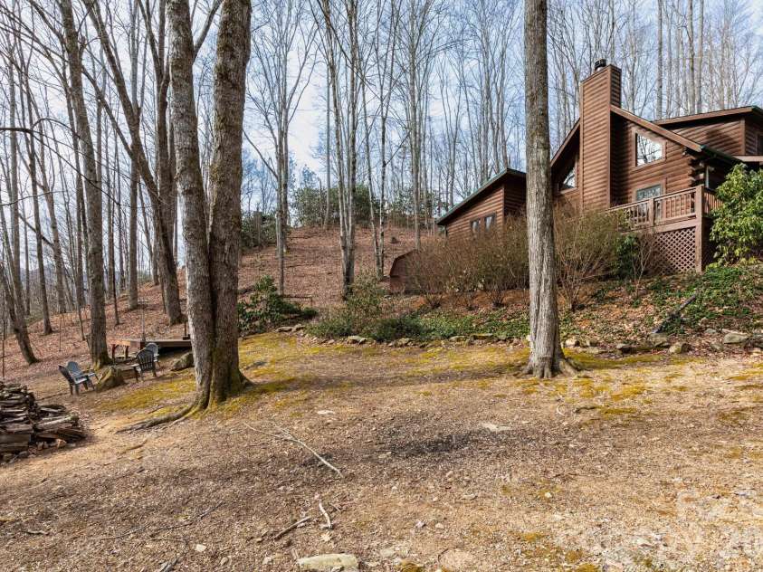 71 Honeymoon Lane, Maggie Valley, NC 28751.  MLS# CAR4342121, YatesRealty ID 8601. Front Yard