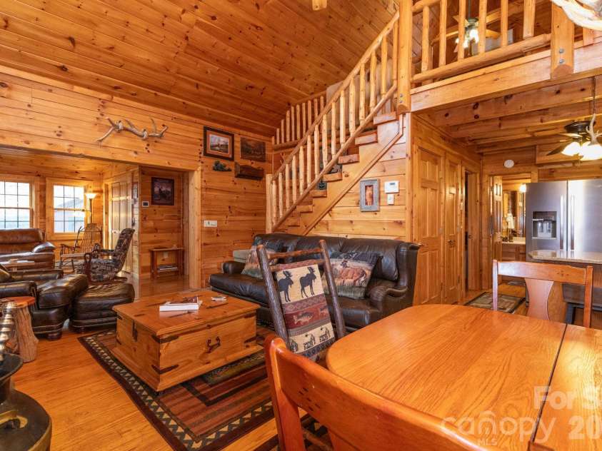 71 Honeymoon Lane, Maggie Valley, NC 28751.  MLS# CAR4342121, YatesRealty ID 8601. Living Room