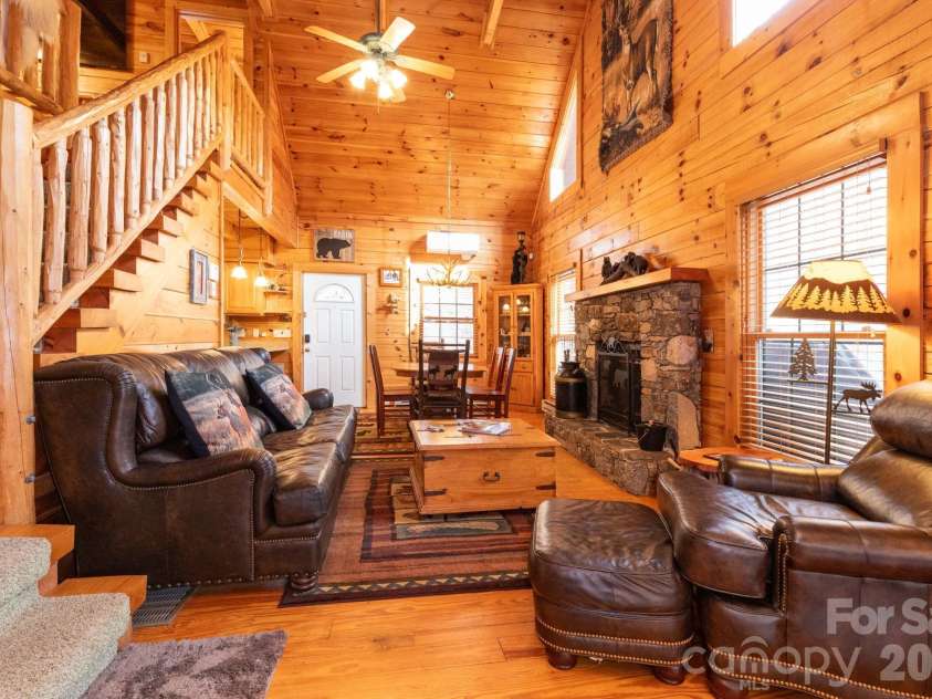 71 Honeymoon Lane, Maggie Valley, NC 28751.  MLS# CAR4342121, YatesRealty ID 8601. Living Room