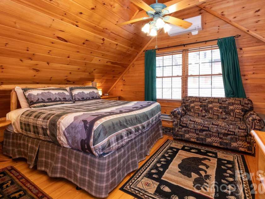 71 Honeymoon Lane, Maggie Valley, NC 28751.  MLS# CAR4342121, YatesRealty ID 8601. Upstairs Loft/Bedroom