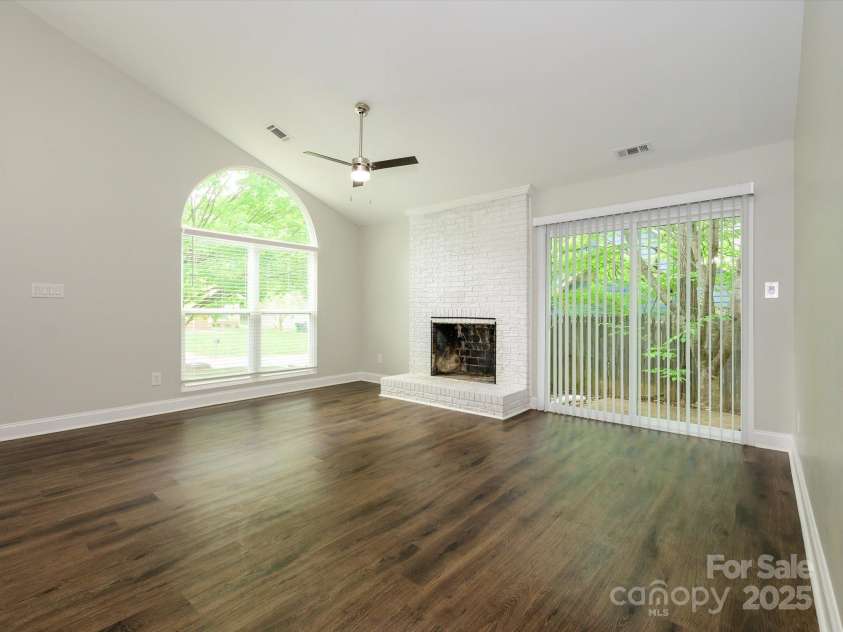6129 Sunbridge Court, Charlotte, NC 28269.  MLS# CAR4250319, YatesRealty ID 8602. 