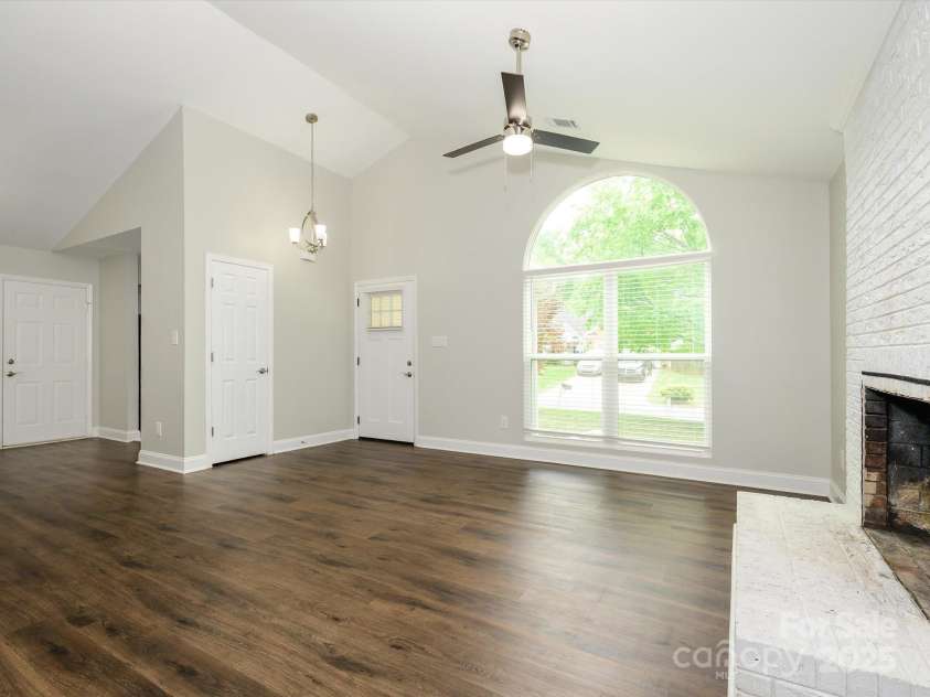 6129 Sunbridge Court, Charlotte, NC 28269.  MLS# CAR4250319, YatesRealty ID 8602. 