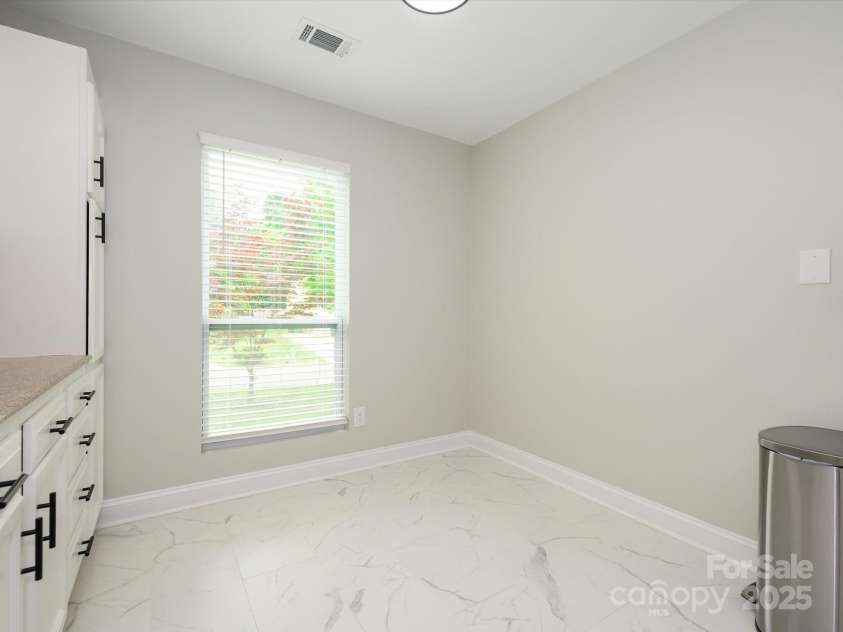 6129 Sunbridge Court, Charlotte, NC 28269.  MLS# CAR4250319, YatesRealty ID 8602. 