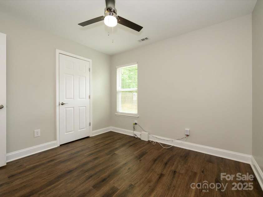 6129 Sunbridge Court, Charlotte, NC 28269.  MLS# CAR4250319, YatesRealty ID 8602. 