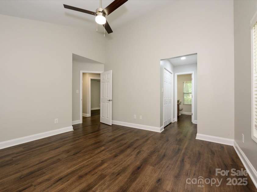 6129 Sunbridge Court, Charlotte, NC 28269.  MLS# CAR4250319, YatesRealty ID 8602. 