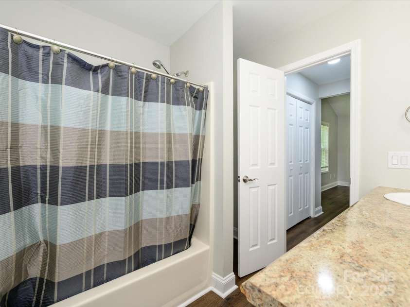 6129 Sunbridge Court, Charlotte, NC 28269.  MLS# CAR4250319, YatesRealty ID 8602. 