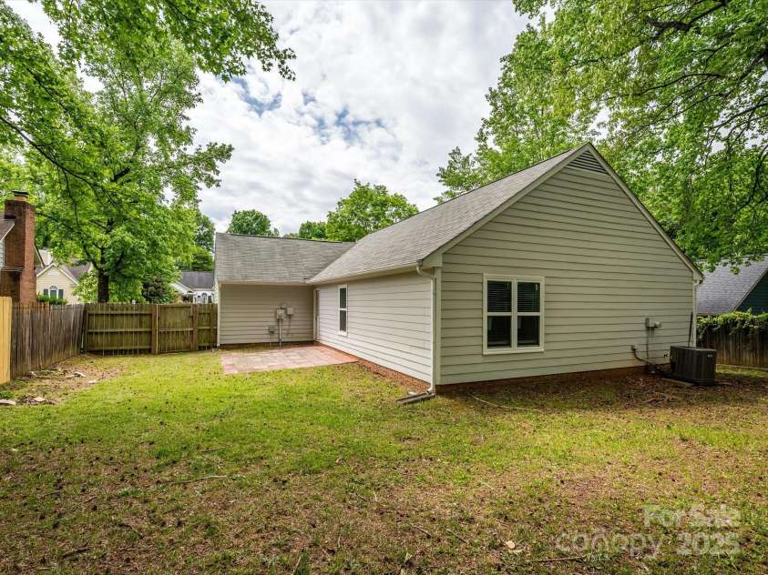 6129 Sunbridge Court, Charlotte, NC 28269.  MLS# CAR4250319, YatesRealty ID 8602. 