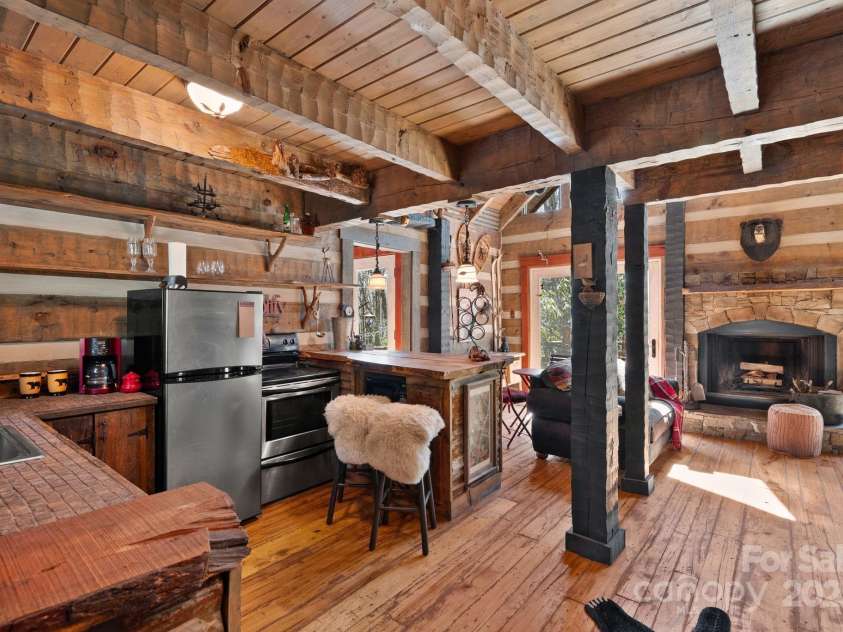 165 Pine Moss Trail, Hot Springs, NC 28743.  MLS# CAR4240103, YatesRealty ID 8603. 