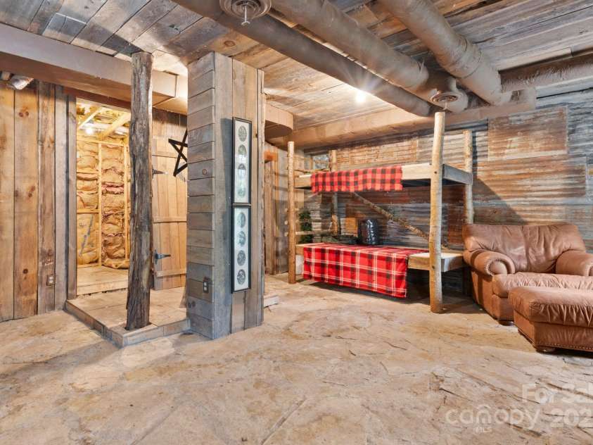 165 Pine Moss Trail, Hot Springs, NC 28743.  MLS# CAR4240103, YatesRealty ID 8603. 