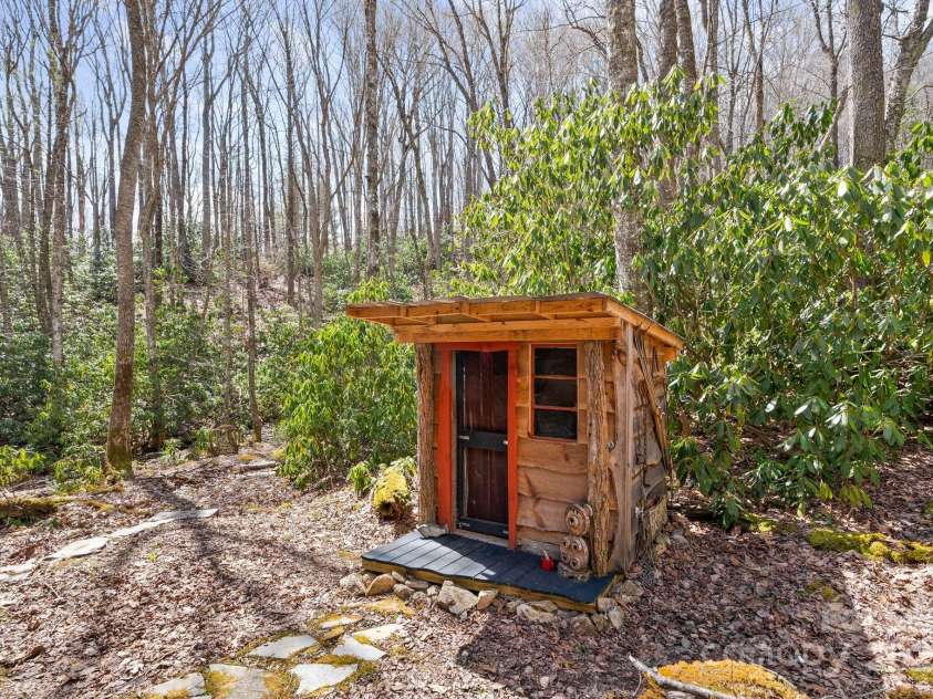 165 Pine Moss Trail, Hot Springs, NC 28743.  MLS# CAR4240103, YatesRealty ID 8603. 