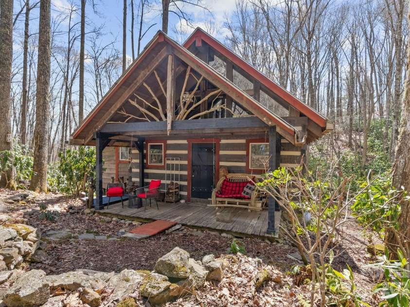 165 Pine Moss Trail, Hot Springs, NC 28743.  MLS# CAR4240103, YatesRealty ID 8603. 