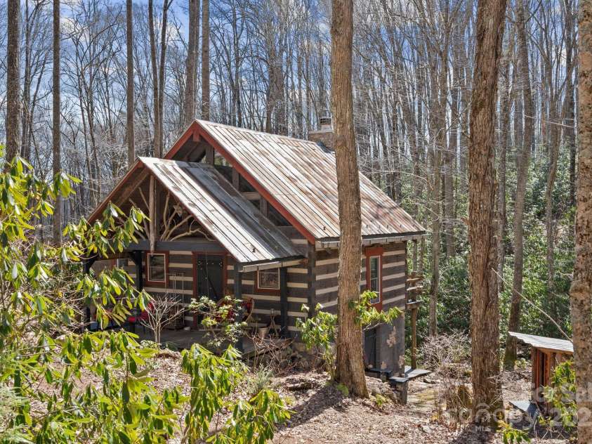 165 Pine Moss Trail, Hot Springs, NC 28743.  MLS# CAR4240103, YatesRealty ID 8603. 
