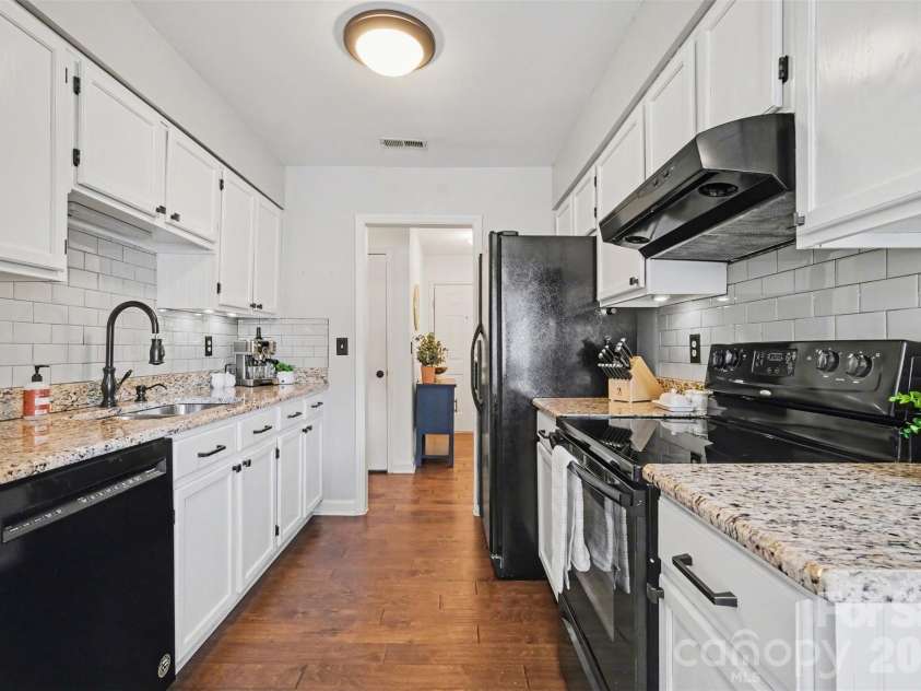 2540 Dalston Lane, Charlotte, NC 28210.  MLS# CAR4353886, YatesRealty ID 8604. 