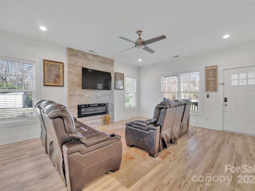 293 Blanche Circle, Rock Hill, SC 29730.  MLS# CAR4226437, YatesRealty ID 8604. 