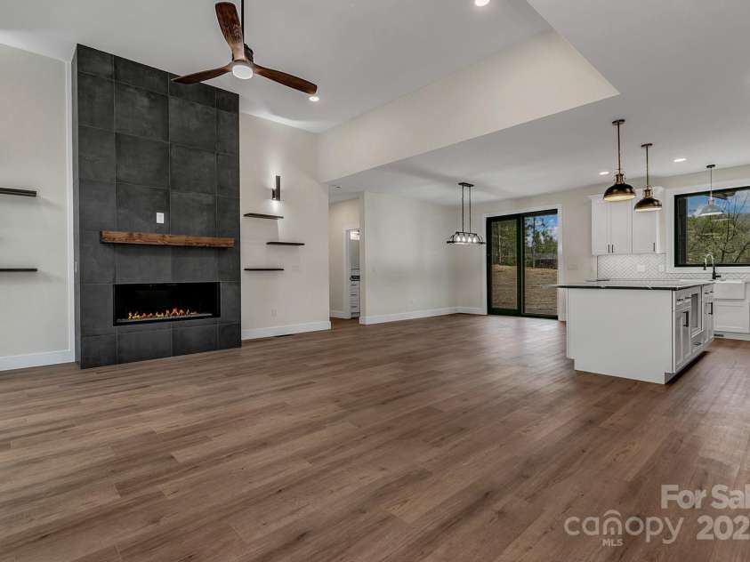 386 Donna Lane, Fairview, NC 28730.  MLS# CAR4250665, YatesRealty ID 8605. 