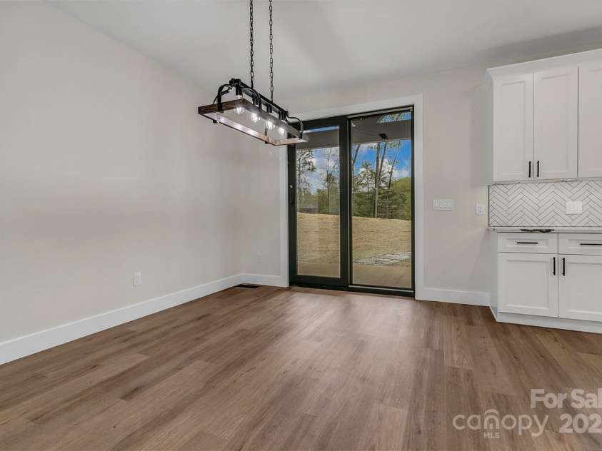 386 Donna Lane, Fairview, NC 28730.  MLS# CAR4250665, YatesRealty ID 8605. 