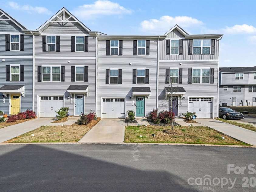 5051 Daybell Street, Charlotte, NC 28214.  MLS# CAR4364729, YatesRealty ID 8605. 